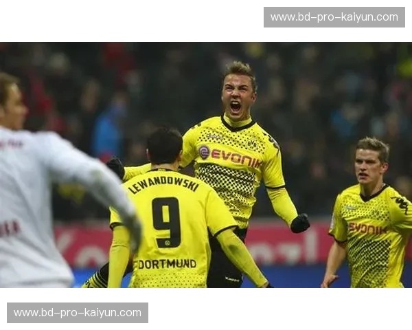 红白之魂与金丝雀的终极博弈：阿森纳vs诺维奇直播，一场不容错过的感官盛宴